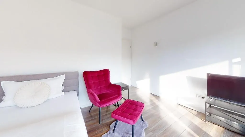 Spacious 4 Bedroom Apartment Near City Center München Deutschland