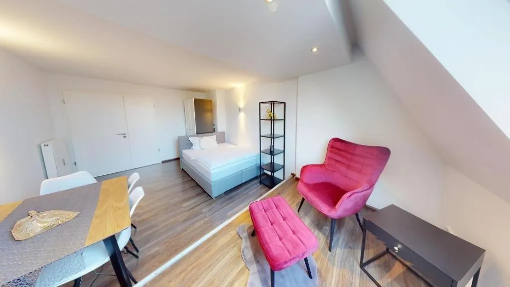 Spacious 4 Bedroom Apartment Near City Center München